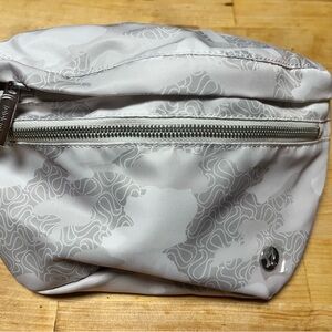 Lululemon city adventurer belt bag